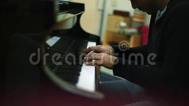 钢琴演奏伟大的钢琴
